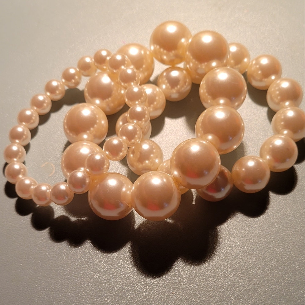 Lot of 3 faux pearl bracelets